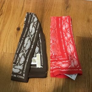 Bundle‎ of scarves